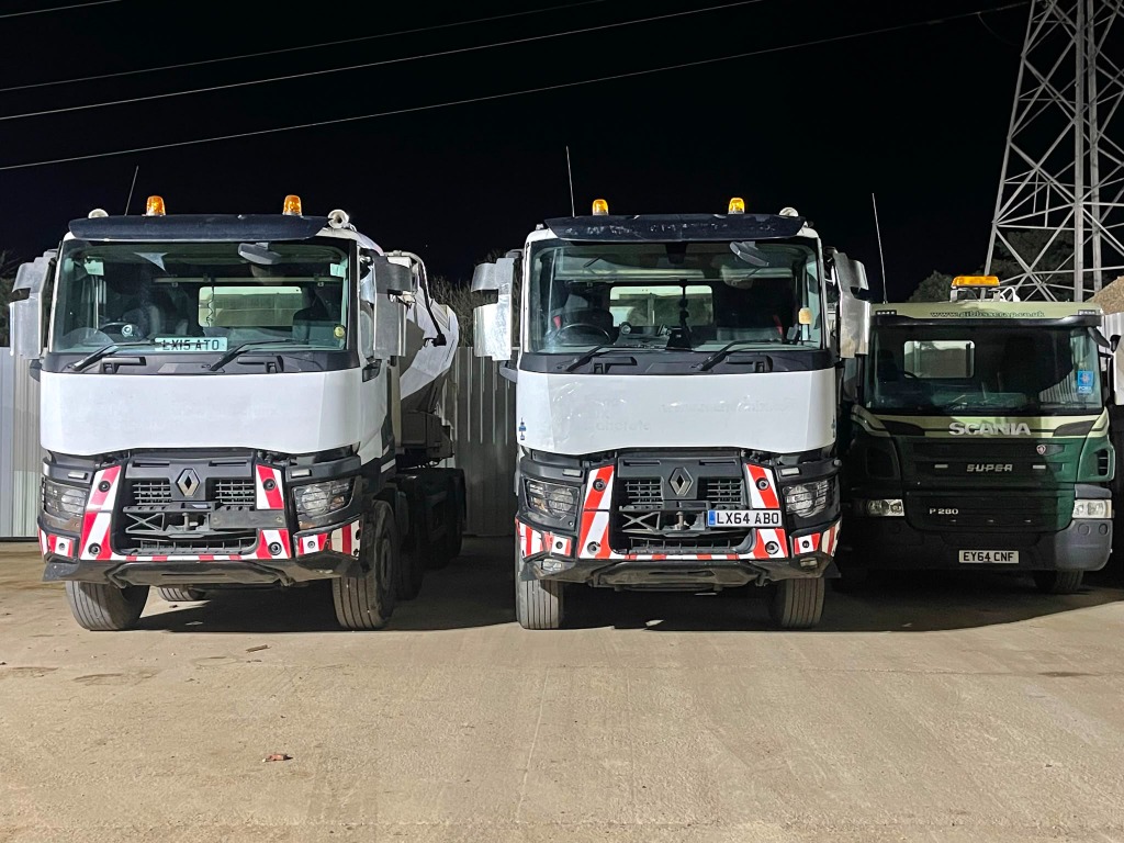 Renault Volumetric Readymix Concrete Mixer Truck Side View Haringey