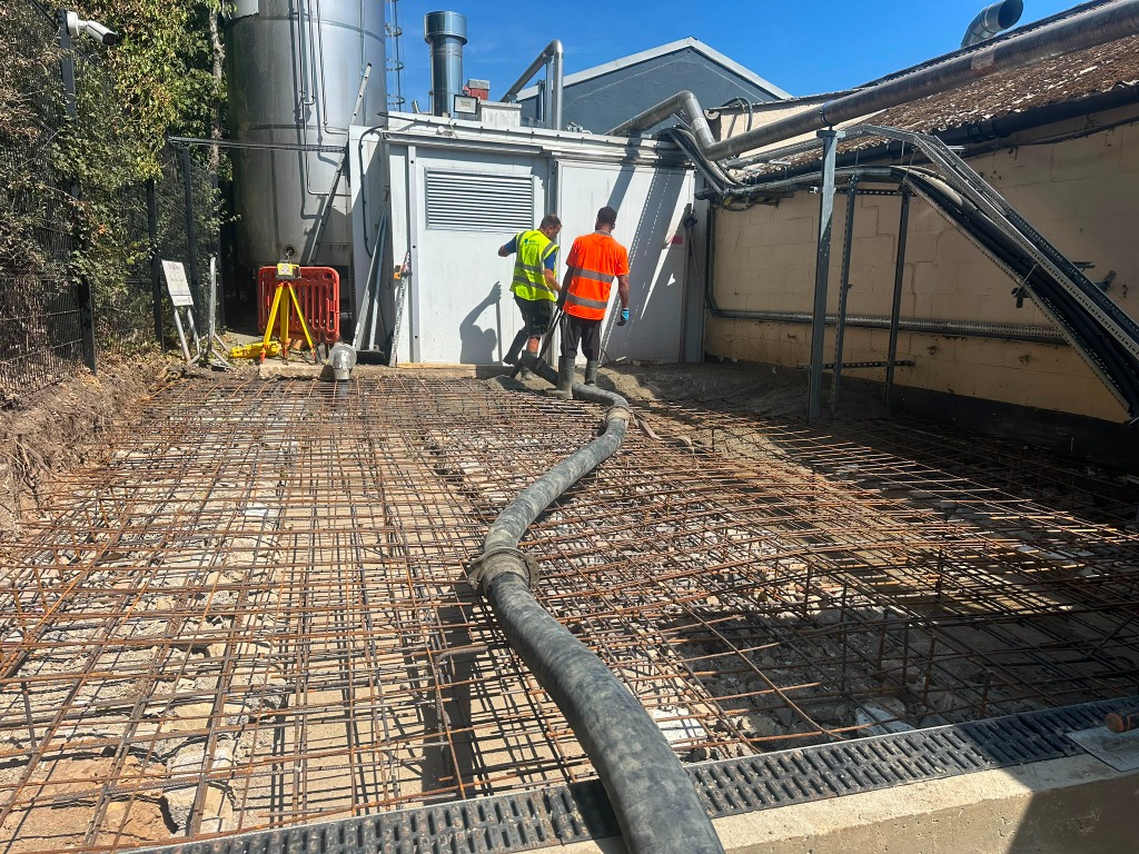Ground Line Readymix Concrete Pumping Pipeline in Action Haringey